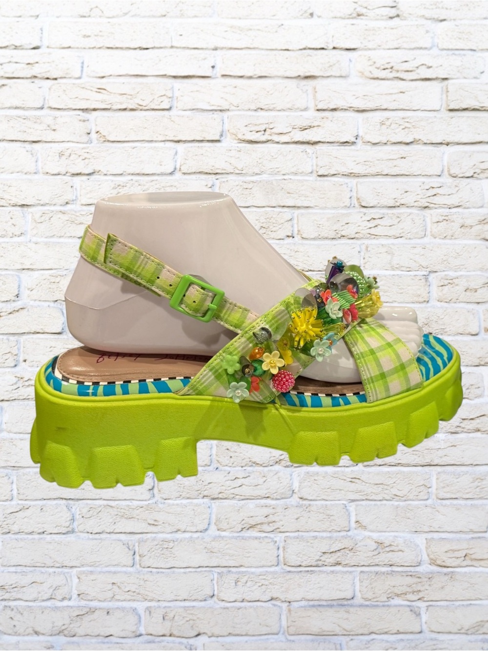 Betsey Johnson Womens Frankee Lime Green Platform Sandals Shoes Size 7 - Picture 4 of 9